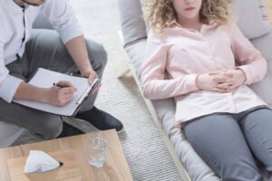 La Ciencia del Trance: Desmitificación y Fundamentos de la Hipnotizabilidad en la Psicoterapia Moderna